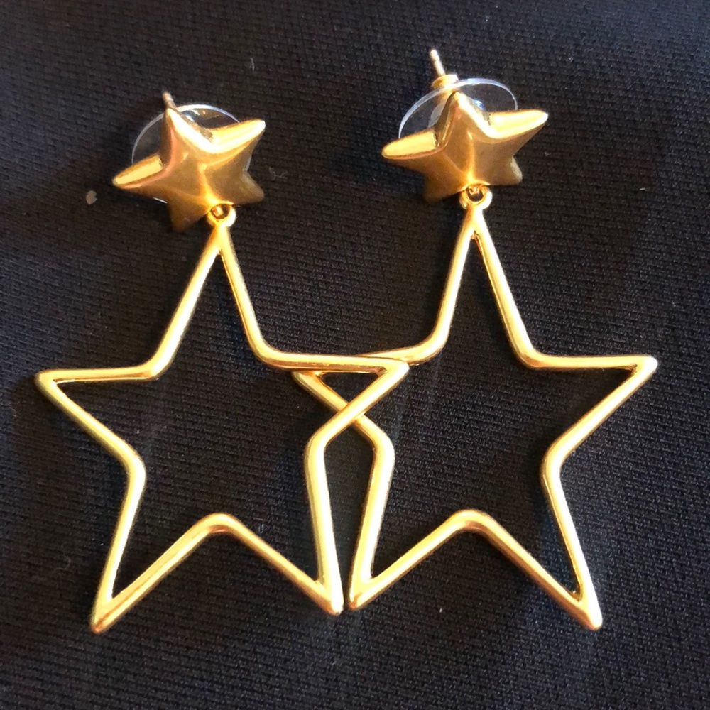 BRAND NEW STAR EARRINGS!
